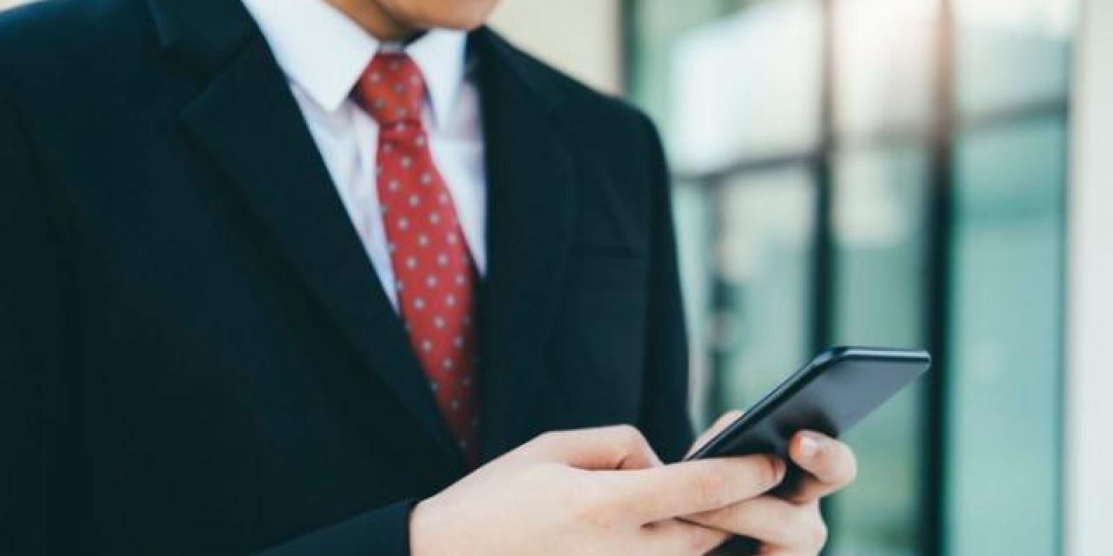 WhatsApp no trabalho pode resultar em dispensa por justa causa?
